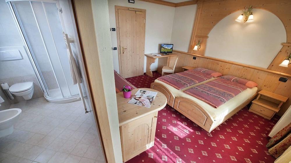 Hotel Champagne Livigno Exterior photo